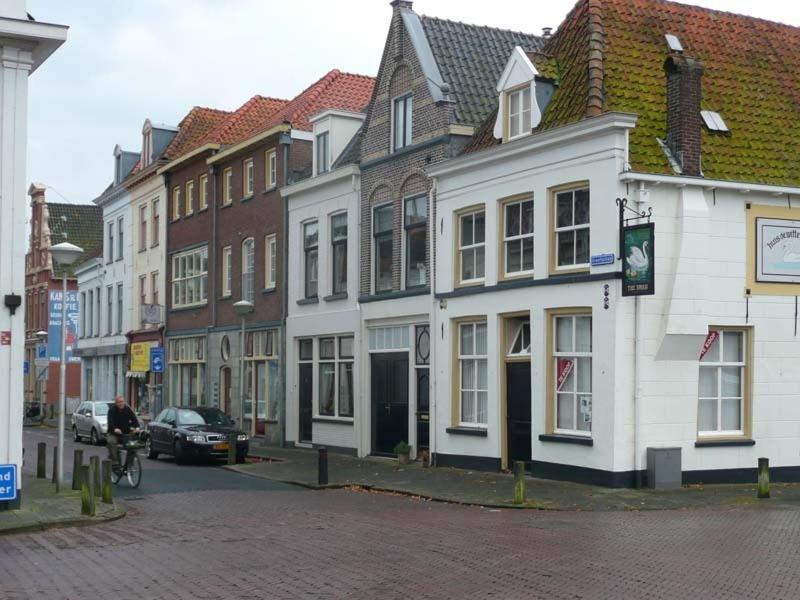 De Zilveren Karper IJsselmuiden Luaran gambar